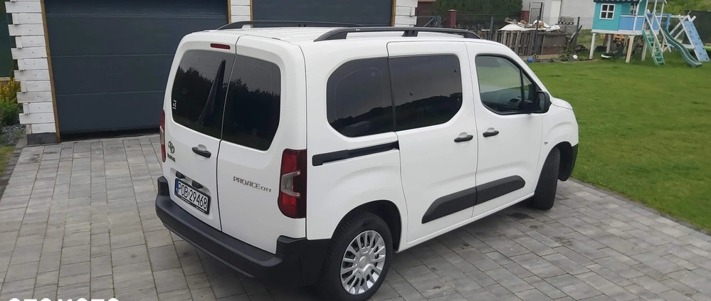 Toyota Proace City Verso cena 72900 przebieg: 65573, rok produkcji 2020 z Oborniki małe 497